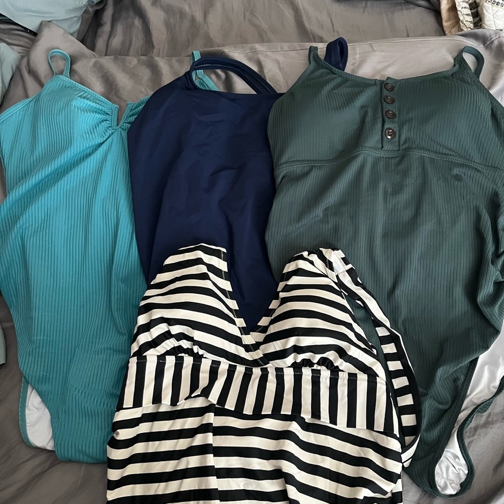 Set of 4 Maternity one-piece swimsuits